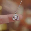 Collar de Anillo de Möbius para Mujer, Diseño de Nicho de Lujo Ligero, Estilo de Commuter Otoño e Invierno, Cadena para Clavícula de Acero Inoxidable con Circonita Hueca