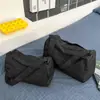 Bolsa de ombro estilosa transfronteiriça, nova coleção outono 2026, grande capacidade, alta qualidade, bolsa crossbody versátil, adequada para o trabalho, simples e casual, estilo bolsa almofada