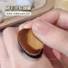 Pincel de Limpeza de Poeira Frontal para Anel de Nail Art, Pincel de Limpeza de Poeira na Borda Traseira, Tipo Fivela de Dedo Pincel de Cerdas Finas e Macias, Ferramenta de Manicure para Varrer Poeira de Unhas