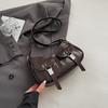 Bolso de Axila Moderno y Elegante para Mujer 2025 Nueva Versión Coreana de Alto Valor Simple para Desplazamiento Bolso de Hombro Cruzado