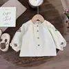 Camisa para meninas, estilo primavera e outono, nova e moderna blusa de manga comprida com gola redonda para bebês, camisa de outono para crianças, estilo floresta