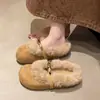 Zapatos Nuevos de Felpa de Invierno para Mujer, Calzado de Exterior con Forro de Terciopelo Cálido, Estilo Birkenstock, Hebilla Metálica Retro, Punta Redonda, Suela Plana, Pantuflas de Algodón