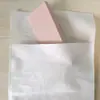 Bolsa sobre con tapa abatible de tela spunlace Bolsa para ropa Suministros de hotel Bolsa de almacenamiento Auriculares Productos electrónicos Bolsa de embalaje no tejida