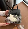 Mochila de Ombro Portátil de Pelúcia Gatinho Hello Kitty Coração de Menina Mochila Fofa de Rua Presente