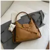 Bolsa Simples Estilo Coreano para Mulheres 2026 Nova Moda Inverno Bolsa de Ombro para o Dia a Dia Grande Capacidade Versátil Bolsa Tote Multiuso
