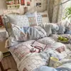 Juego de Cama Coreano de Cuatro Piezas 2026 Nuevo Estilo Patchwork Cuadros Sábana y Funda Nórdica Juego de Cama de Tres Piezas para Dormitorio de Estudiante
