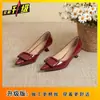 Zapatos de tacón de aguja de punta afilada y boca poco profunda de moda para mujer 2025 Primavera y Verano Nuevo diseño de nicho Zapatos Mary Jane para mujer