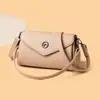 Nova bolsa quadrada pequena elegante e minimalista 2026, bolsa de ombro em couro macio, versátil para o dia a dia, com um design sofisticado e moderno