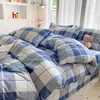 Conjunto de quatro peças de algodão com estampa xadrez cinza nórdico e aloe vera, amigável à pele, macio, padrão xadrez simples, roupa de cama para quarto de adulto