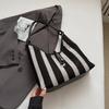 Bolsa Feminina da Moda Listrada Vazada Tecida, Grande Capacidade 2025 Nova Bolsa de Ombro de Verão, Sacola Tote para o Dia a Dia