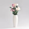 Venta al por mayor Cerámica Creativo Blanco Jarrón Moderno Simple Porcelana Adornos para Sala de Estar Decoraciones para el Hogar Flor de Flor Seca Arreglos Florales