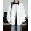 Chaqueta de mezclilla estilo retro americano Detroit para hombre, colección primavera 2026, con diseño de bloques de color, cuello alto y estilo casual, holgado y moderno.