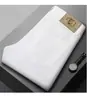 Jeans Branco Slim Fit de Luxo Leve Estilo Europeu de Alta Qualidade de Hong Kong, Nova Calça Masculina Versátil para Primavera e Outono
