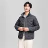 Chaqueta de Plumón Ligera con Cuello Alto para Hombre Pinghu Otoño/Invierno Nueva Casual Estilo Coreano Cálida Ligera Delgada Abrigo de Moda