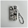 Funda para iPhone 15, color blanco y negro, con diseño de rosa, con cadena de cuentas portátil, resistente a caídas, suave, para iPhone 13/12