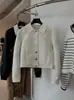 DestaqueYuran 26 Nova Jaqueta de Início de Outono Gola Lapela Estilo Chanel Botão Único Corte Slim Ombro Reto Silhueta Solta