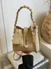 Bolsa Saco Design de Nicho Fashionável Nova Coleção Primavera 2026 Casual Texturizada Elegante para Mulheres Ombro Transversal