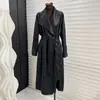2025 Novo Estilo Outono Estilo Francês Lapela Grande Comprimento Médio Jaqueta de Couro Feminina Cintura Ajustada Comprimento do Joelho Casaco Corta-vento