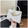Bolsa Popular de Celebridade da Internet Feminina 2025 Nova Textura de Alta Qualidade Bolsa Quadrada Pequena de Ombro Transversal Carregada na Mão Bolsa Kelly