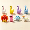 Atacado transfronteiriço de série de dinossauros de borracha macia de PVC, figuras 3D, pontas e tampas de caneta de papelaria divertidas para estudantes