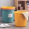 Cubo de plástico para el hogar, portátil, grande, engrosado, para almacenar agua, dormitorio de estudiantes, baño, con tapa, lavandería, pequeño, redondo