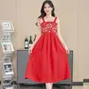 Vestido de Alça Bordado Estilo Étnico Novo Verão 2024 para Viagem a Lijiang, Sanya e Vestido de Praia Xishuangbanna