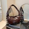 Bolso de Hombro con Remaches de Moda de Alto Sentido Transfronterizo para Mujer 2024 Nuevo de Gran Capacidad Retro Combinable Bolso Dumpling de Axila