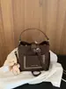 Bolso de mano retro de otoño e invierno, estilo nicho con correa ancha para mujer, nuevo y moderno 2024, versátil bolso de hombro/bandolera