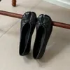 Sapatilhas de ballet de bico dividido macias estilo francês para mulheres, sapatos de bico único minimalistas de laço, nicho