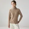 Novo suéter de caxemira outono e inverno com gola alta sobreposta, design vazado texturizado, top base de tricô simples e estiloso