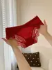 Momento Romântico~2026 Renda Vermelha da Sorte Ano do Cavalo Cetim Francês Roupa Íntima Feminina Calcinha Sexy Vermelha Triângulo