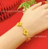 Pulseira Trevo Gelo Quebrado Vazado para Mulheres, Conjunto de Acessórios de Mão de Moda de Luxo Leve Nicho de Alta Qualidade Atacado