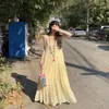 Vestido Longo Amarelo Juvenil Doce Floral Dopamina com Alças Finas Plus Size, Soltinho e que Valoriza a Silhueta, Suave Vestido Longo de Férias