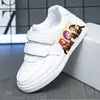 Zapatillas Blancas para Niña Modelo Nuevo Primavera y Otoño 2026 Zapatos Casuales de Velcro con Estampado de la Torre Eiffel Zapatos Deportivos Suaves para Niños