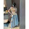 Moqie Divertida Sensación Festiva Estilo Coreano Reductor de Edad Estampado de Letras de Cachorro Cuello Redondo Adelgazante Manga Corta Camiseta MQ1581