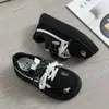 Nova Coleção Primavera/Outono 2026: Mocassins Oversized Estilosos e Confortáveis para Estudantes, Sapatos Femininos Versáteis, Moda Transfronteiriça