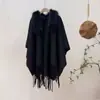 Capa de Estilo Vintage Inspirada en una Dama Noble con Cuello de Piel Sintética de Zorro y Borlas, Abrigo Tejido con un Toque de Lujo