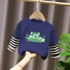 Camiseta de Manga Larga para Niños Ropa de Otoño Capa Base 2026 Nuevo Estilo Top de Retazos Rayado Atractivo Falso Dos Piezas Ropa para Niños
