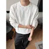 Camiseta para Hombre de Color Sólido con Parches y Remaches, Cuello Redondo, Manga Larga, Moderna, Nueva, Sencilla, Casual, Holgada, Versátil, para el Trabajo