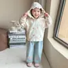 Chaqueta para Niñas Primavera y Otoño 2026 Nueva Elegante Ropa Infantil Moda Dibujos Animados con Capucha para Bebés Niñas Tendencia de Moda de Primavera