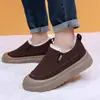 Zapatos de algodón de estilo nuevo para invierno al por mayor, zapatos para hombre con suelas engrosadas, botas de nieve antideslizantes, forro de felpa, diseño sin cordones, suelas suaves para mayor comodidad y botas de algodón