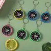 Brújula de Plástico de Color Suministros de Laboratorio de Ciencias para Niños Equipo de Viaje para Exteriores Papelería para el Aprendizaje de Estudiantes Llavero