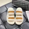 Pantuflas peludas retro de suela gruesa para mujer, pantuflas de lana de cordero y algodón para usar en exteriores, con correa de hebilla y estilo Birkenstock antideslizante