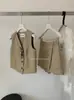 Conjunto de Colete de Verão Y.Jia Estilo Old Money Decote V Sem Mangas + Shorts Casuais Assimétricos para Mulheres 9158
