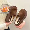 Chinelos estilo Birkenstock de sola grossa, que aumentam a altura, com forro de fleece, design de bico fechado, para mulheres, adequados para uso externo, nova coleção outono/inverno 2026, sapatos Birkenstock de calçar fácil