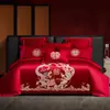 Conjunto de Quatro Peças Bordado de Luxo para Quarto de Casamento Capa de Colcha Dragão e Fênix Chineses Bordados Presente de Casamento Roupa de Cama Vermelha