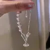 Pulsera de Perlas de Imitación Color Rosa Manta Estilo Francés Planeta para Mujer, Cadena de Broche Exquisita de Nicho de Lujo Ligero Accesorio de Mano