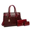 Conjunto Feminino de Três Peças Retro Europeu e Americano Novo Verão 2025 Bolsa Mãe e Filha Textura de Padrão Crocodilo Bolsa de Ombro Bolsa Transversal