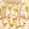 Pulsera de Acero de Titanio Pulsera de Clavo de Circonita Sentido de Alta Gama para Mujer Joyería de Pulsera de Trébol de Cuatro Hojas Cielo Estrellado Popular en Europa y América