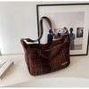 2024 Invierno Nueva Moda Moda Bolso Bandolera Casual Simple Mano Llevar Hombro Axila Bolso Coreano Lana Bolso de Mujer